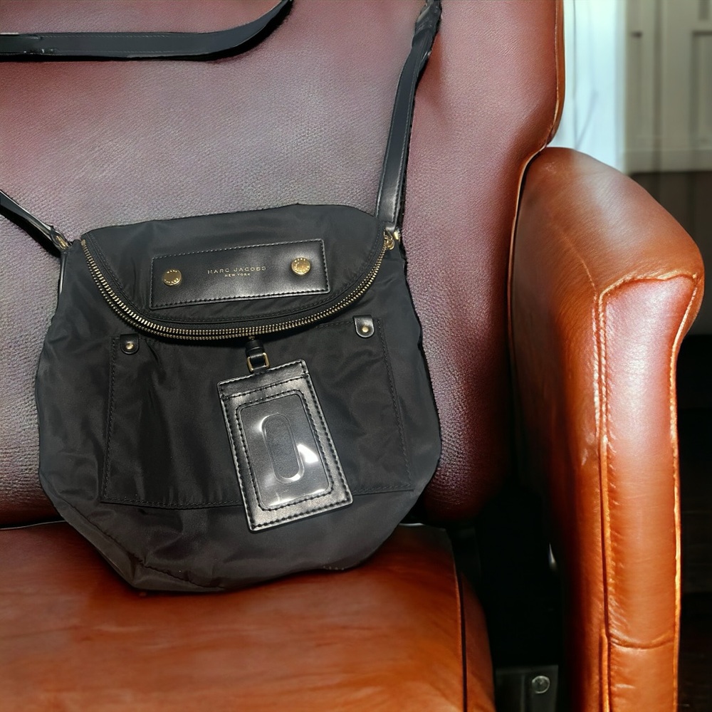 Medium Marc Jacob’s cross body bag. Good used condition